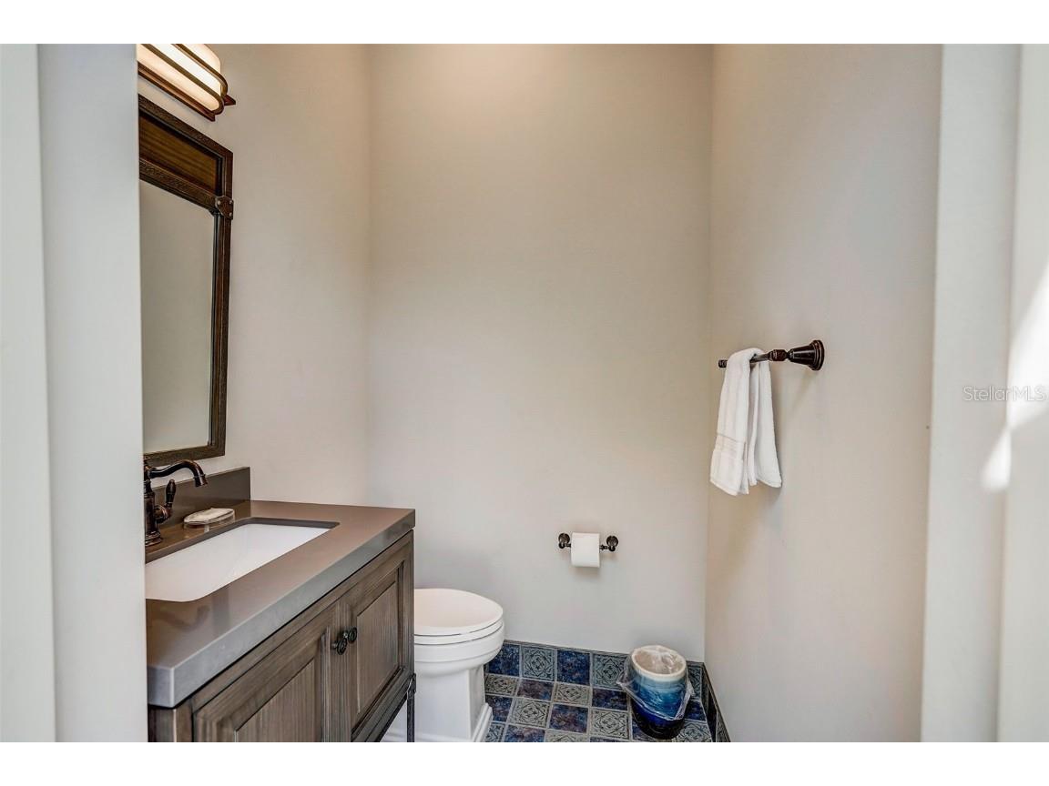 125 S Blvd Of Presidents Sarasota FL 34236 A4449134 image66