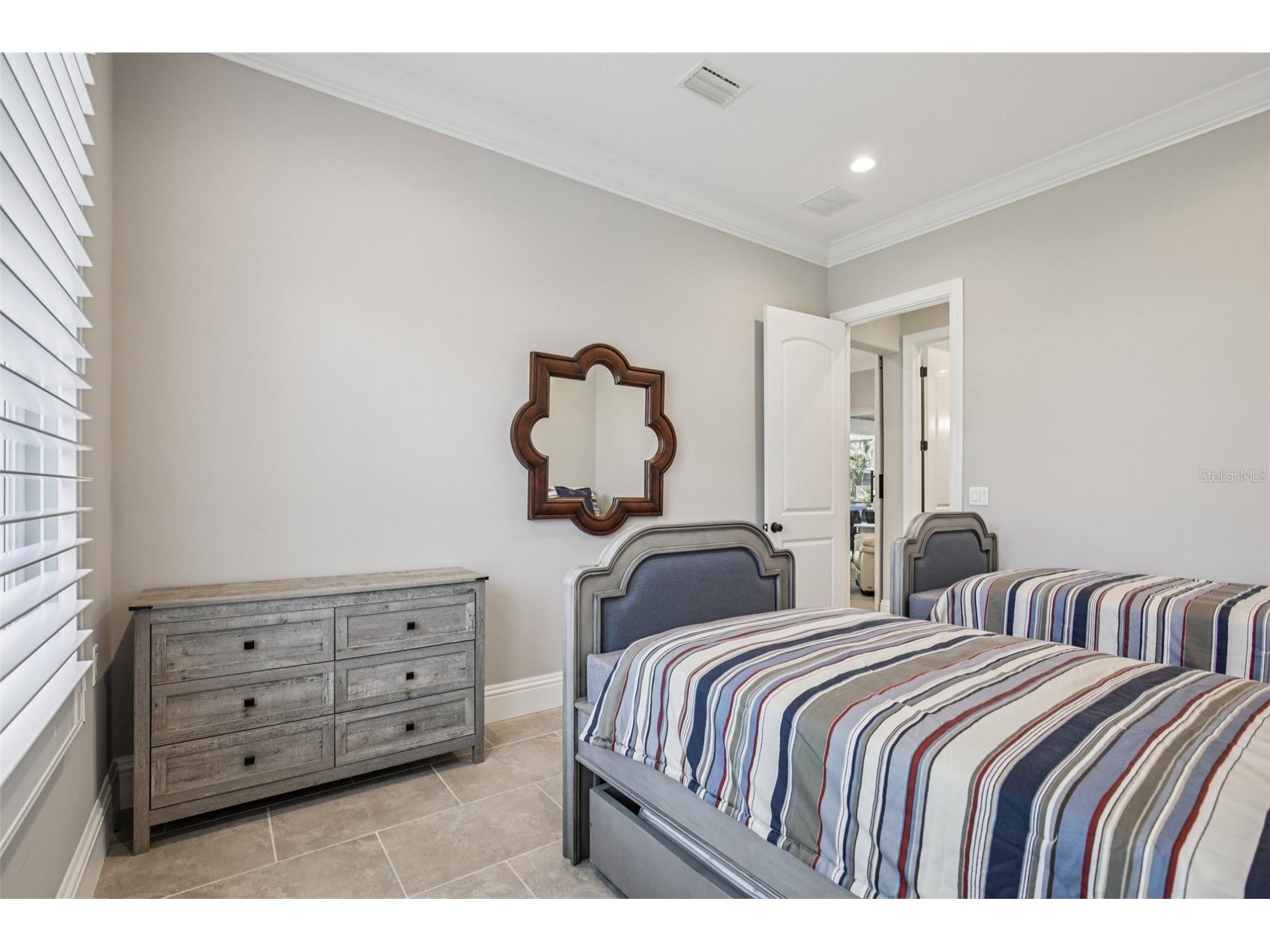125 S Blvd Of Presidents Sarasota FL 34236 A4449134 image38
