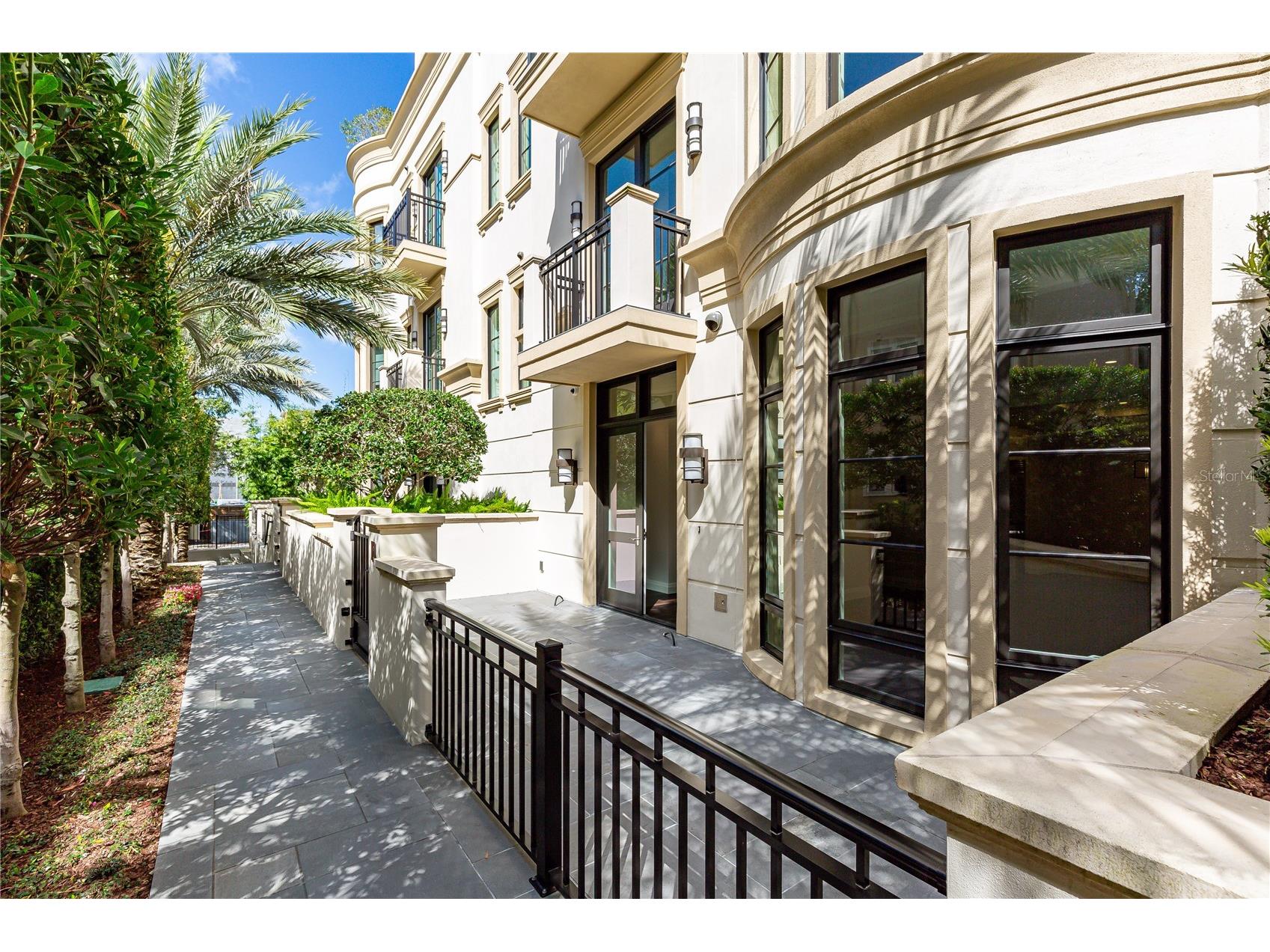 125 S Interlachen Avenue #2 Winter Park FL 32789 O6411134 image2