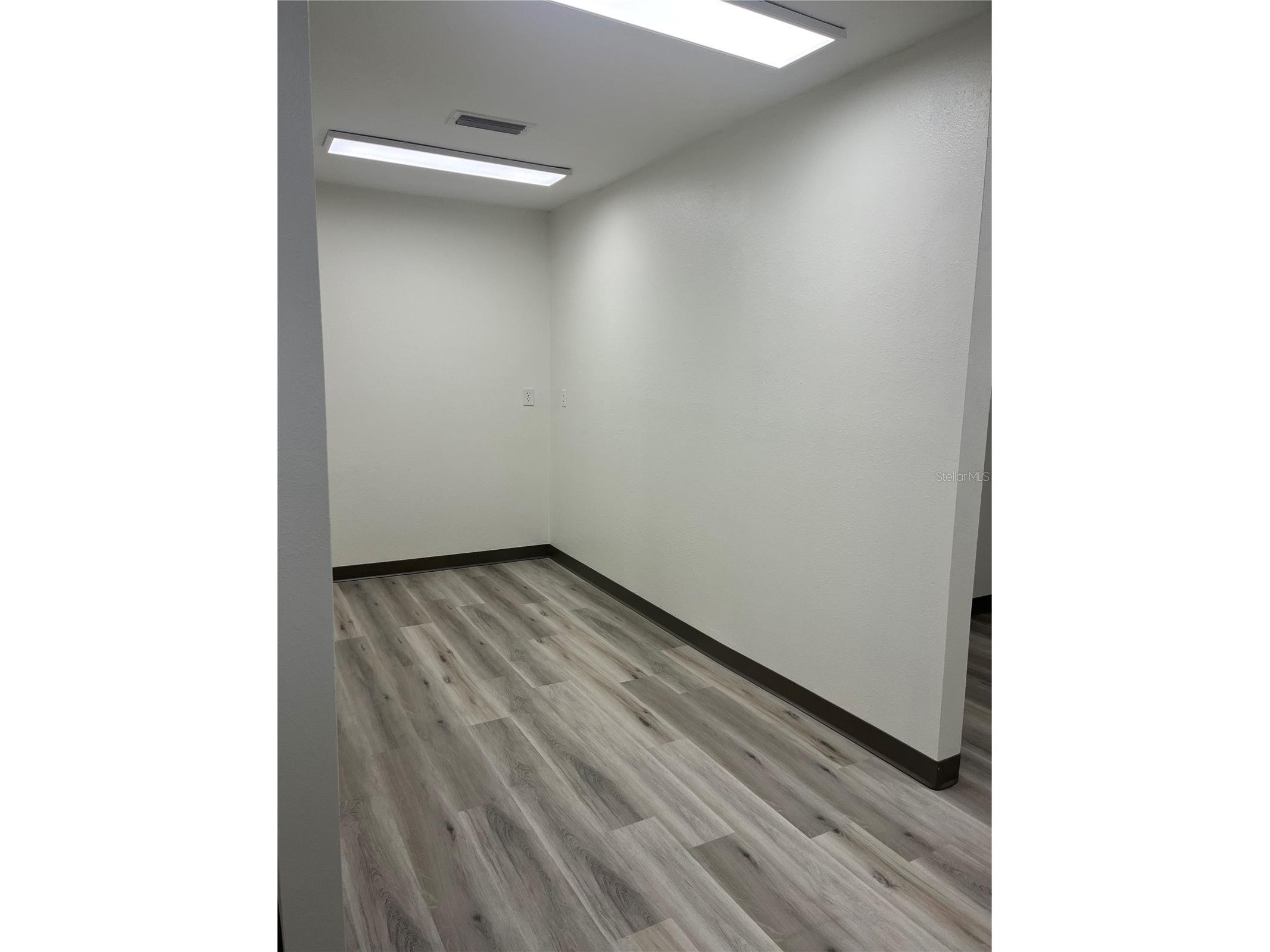 125 W Plymouth Ave Ste. 121 Road #121 Deland FL 32720 V4947288 image10