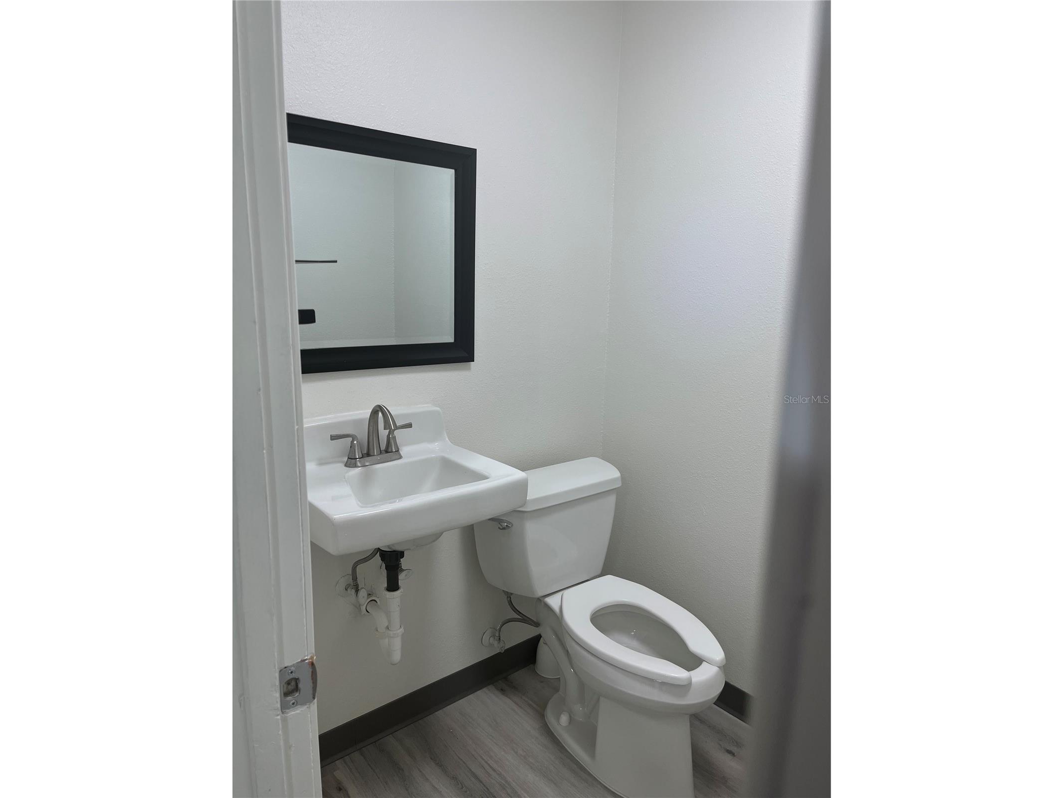 125 W Plymouth Ave Ste. 121 Road #121 Deland FL 32720 V4947288 image14