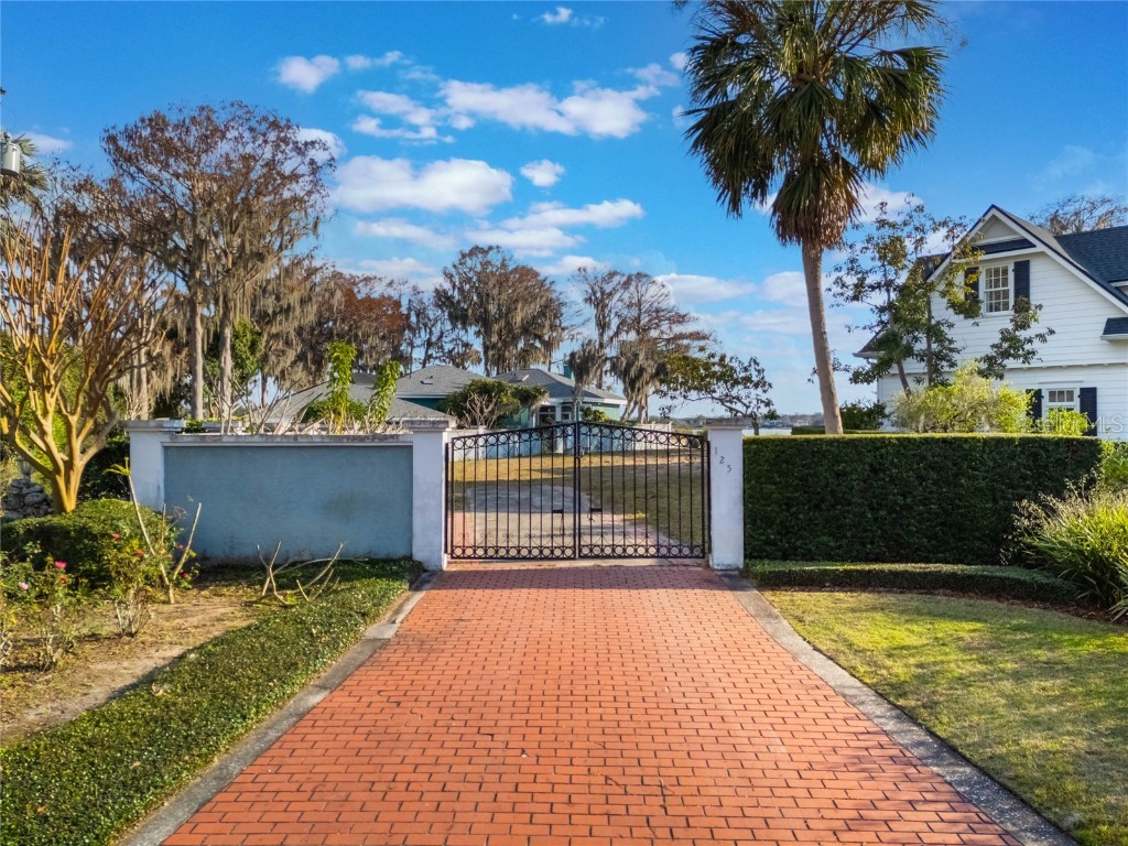 125 Whitecaps Circle Maitland FL 32751 - LAKE MAITLAND O6279215 image1