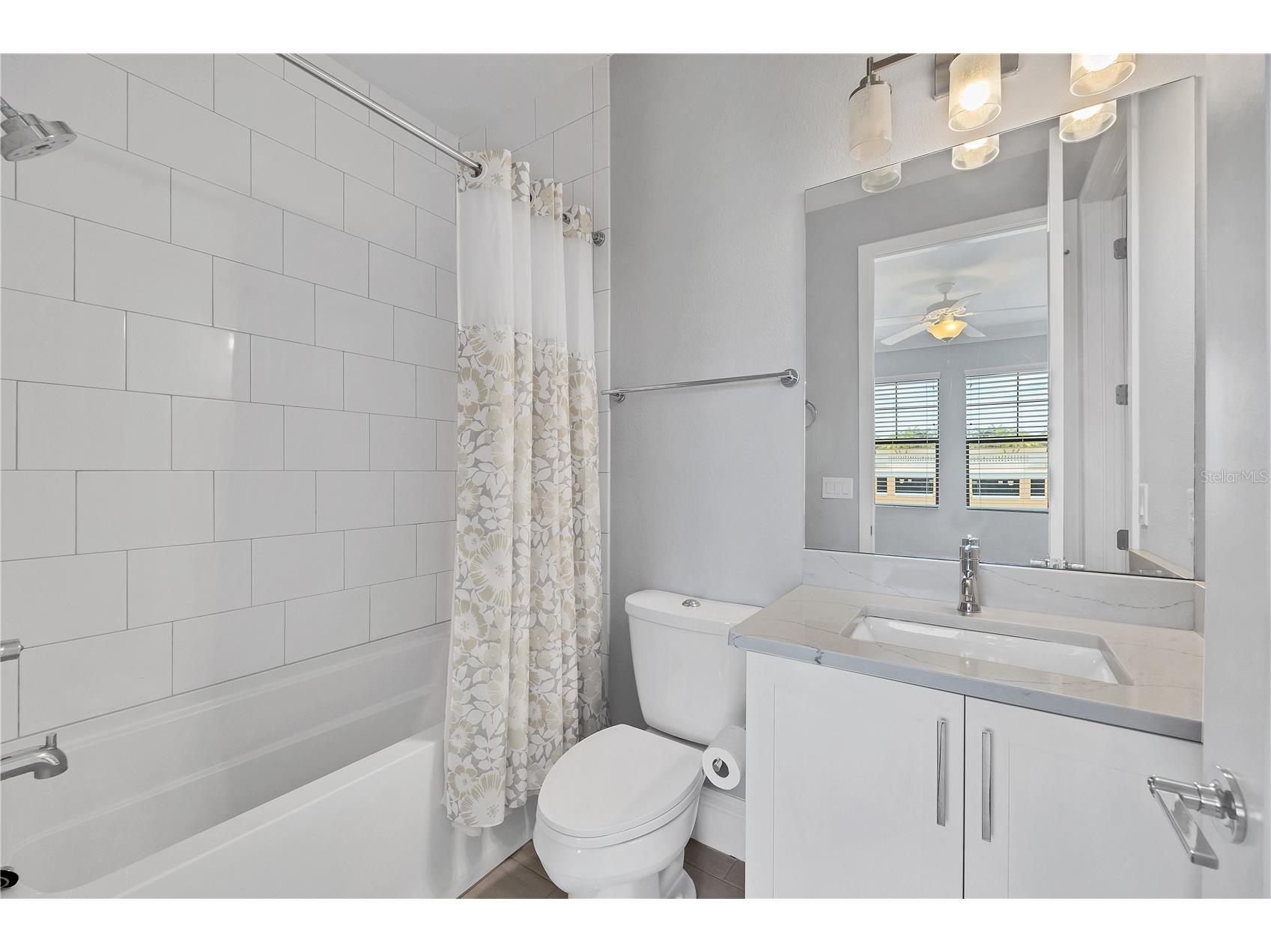 1250 May Lane Sarasota FL 34236 A4686686 image24