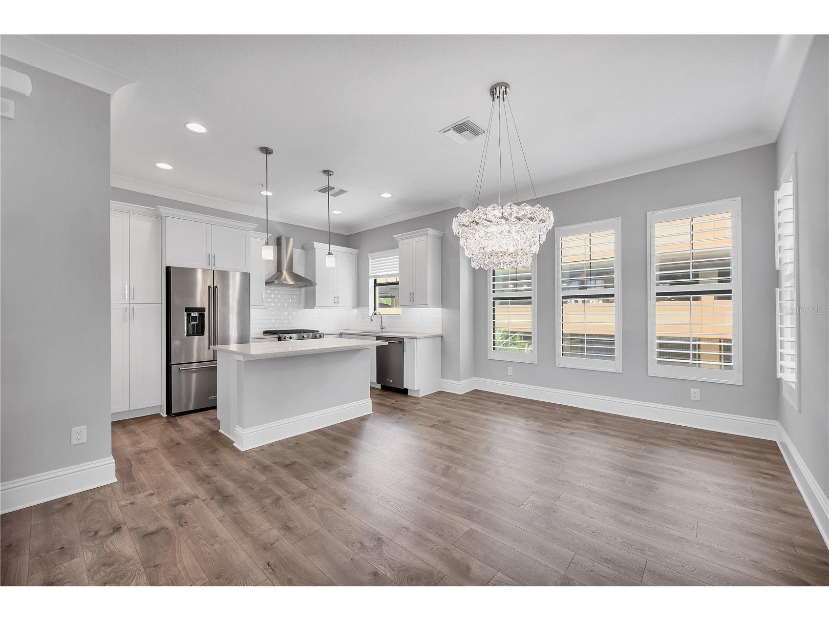 1250 May Lane Sarasota FL 34236 A4686686 image8