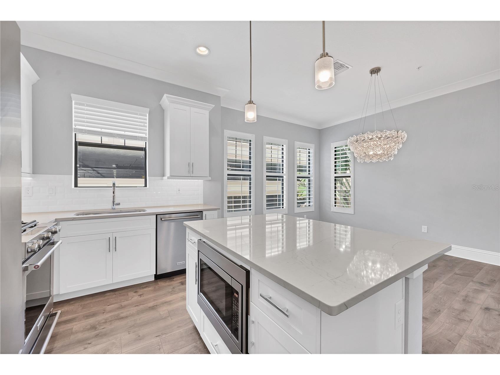 1250 May Lane Sarasota FL 34236 A4686686 image9