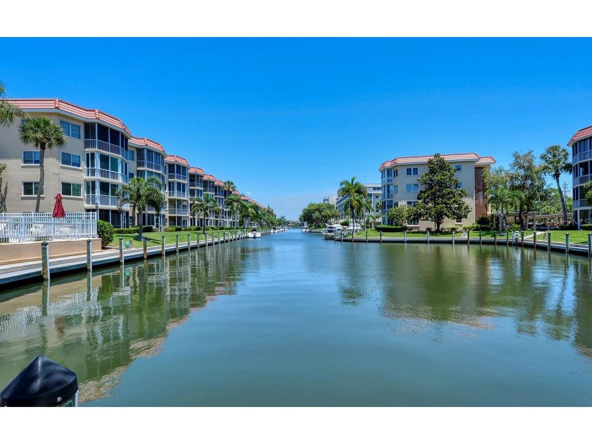 1250 N Portofino Drive #102MAR Sarasota FL 34242 A4522405 image24