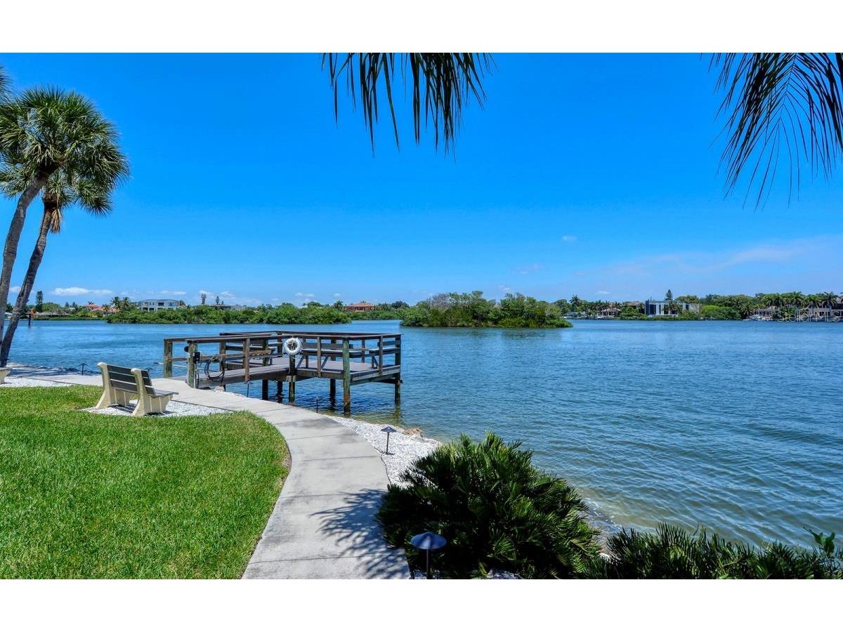 1250 N Portofino Drive #102MAR Sarasota FL 34242 A4522405 image32