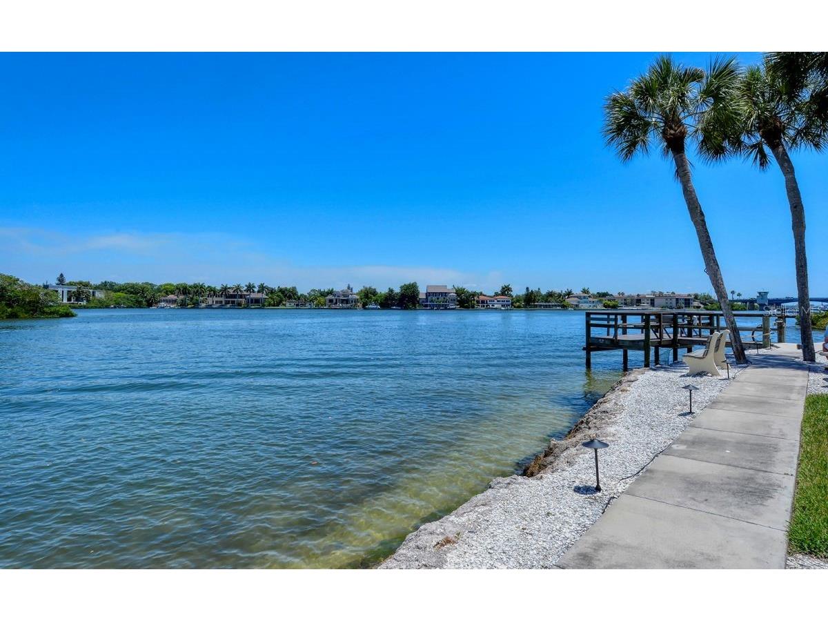 1250 N Portofino Drive #102MAR Sarasota FL 34242 A4522405 image37