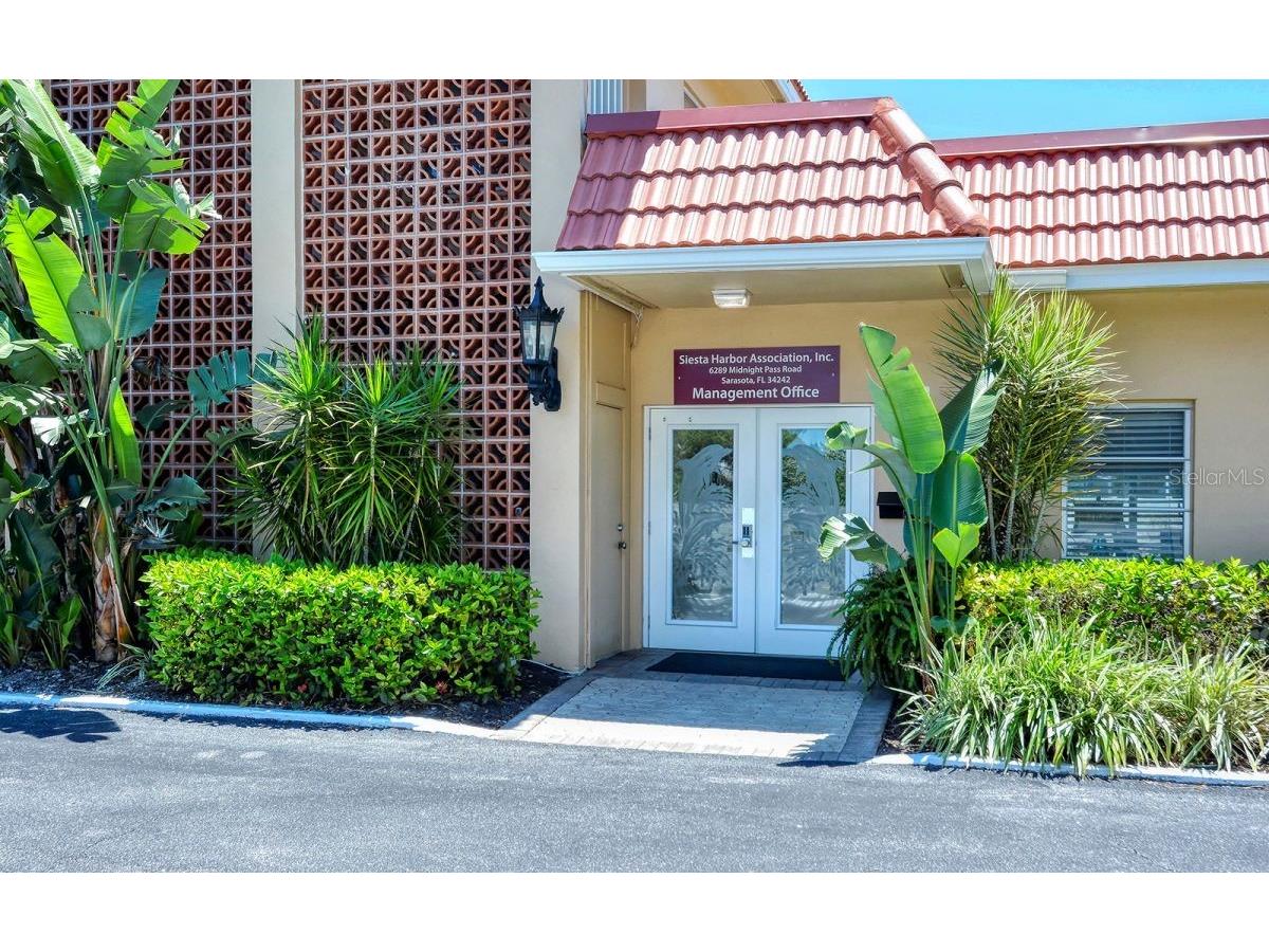 1250 N Portofino Drive #102MAR Sarasota FL 34242 A4522405 image51