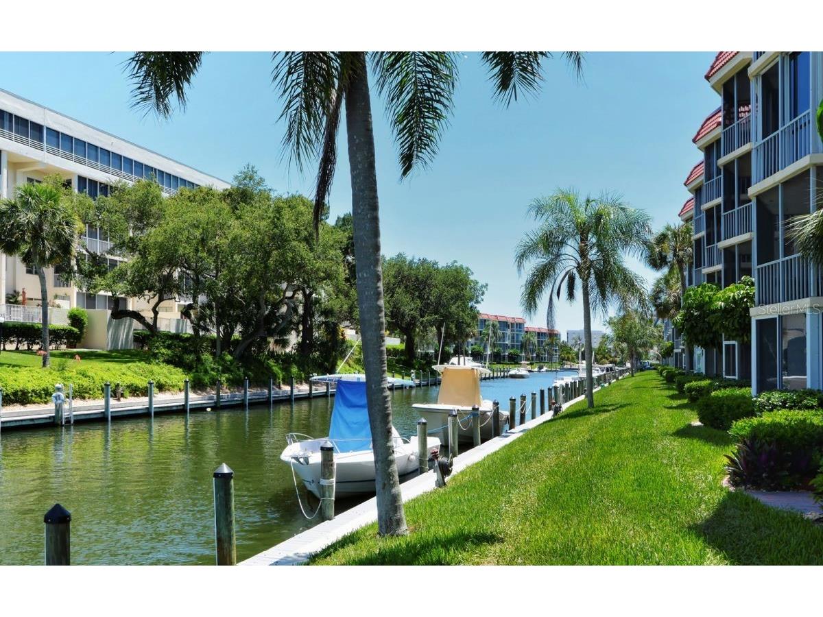 1250 N Portofino Drive #102MAR Sarasota FL 34242 A4522405 image57