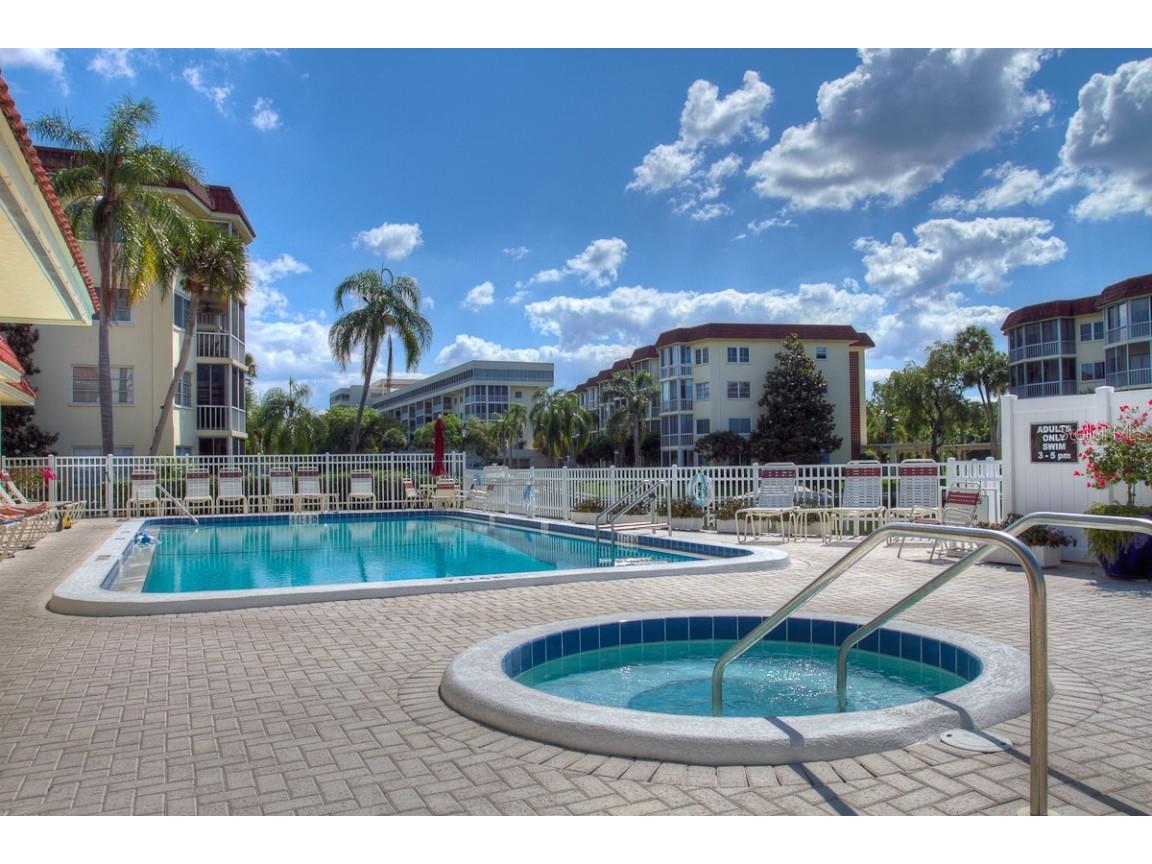 1250 N Portofino Drive #107MAR Sarasota FL 34242 A4120613 image23