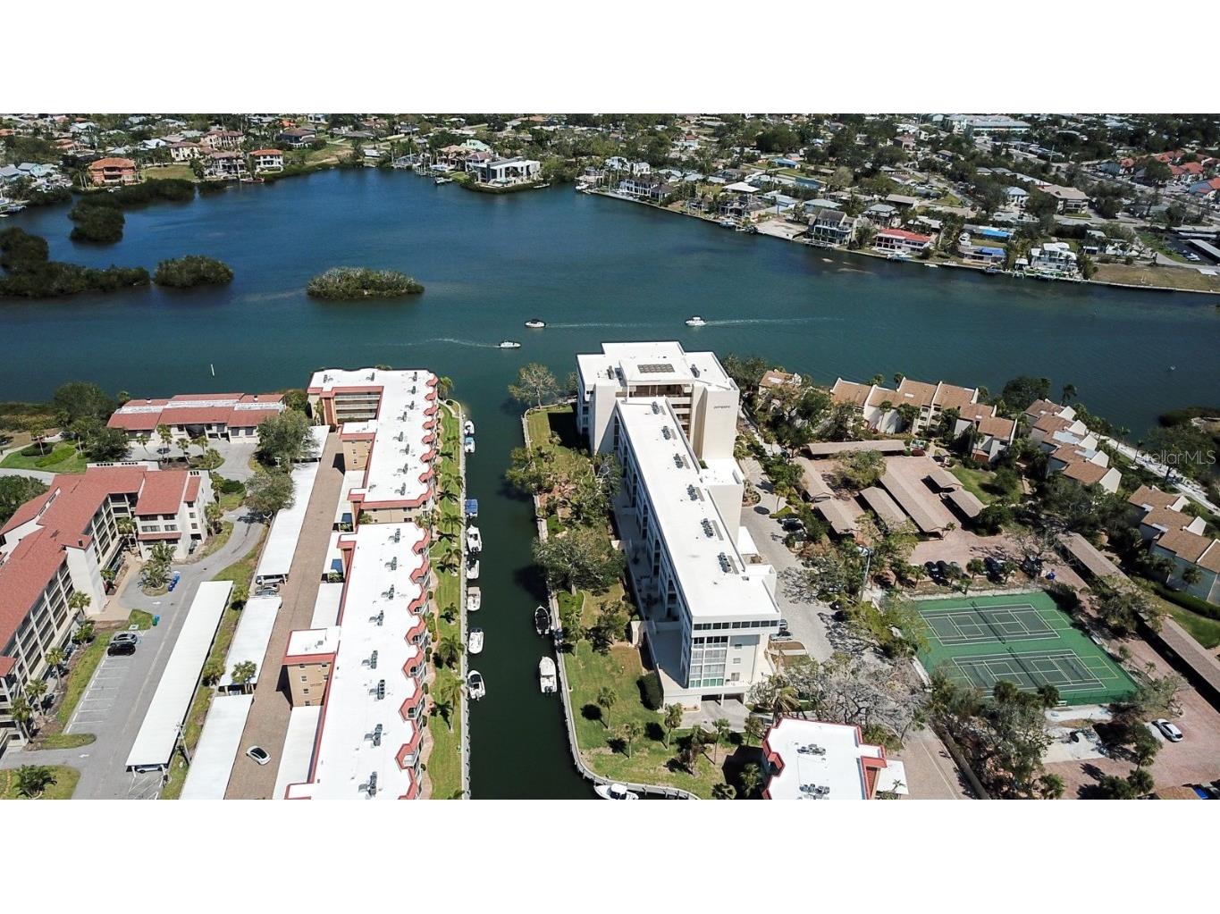 1250 N Portofino Drive #201 Sarasota FL 34242 - INTRACOASTAL A4644285 image1