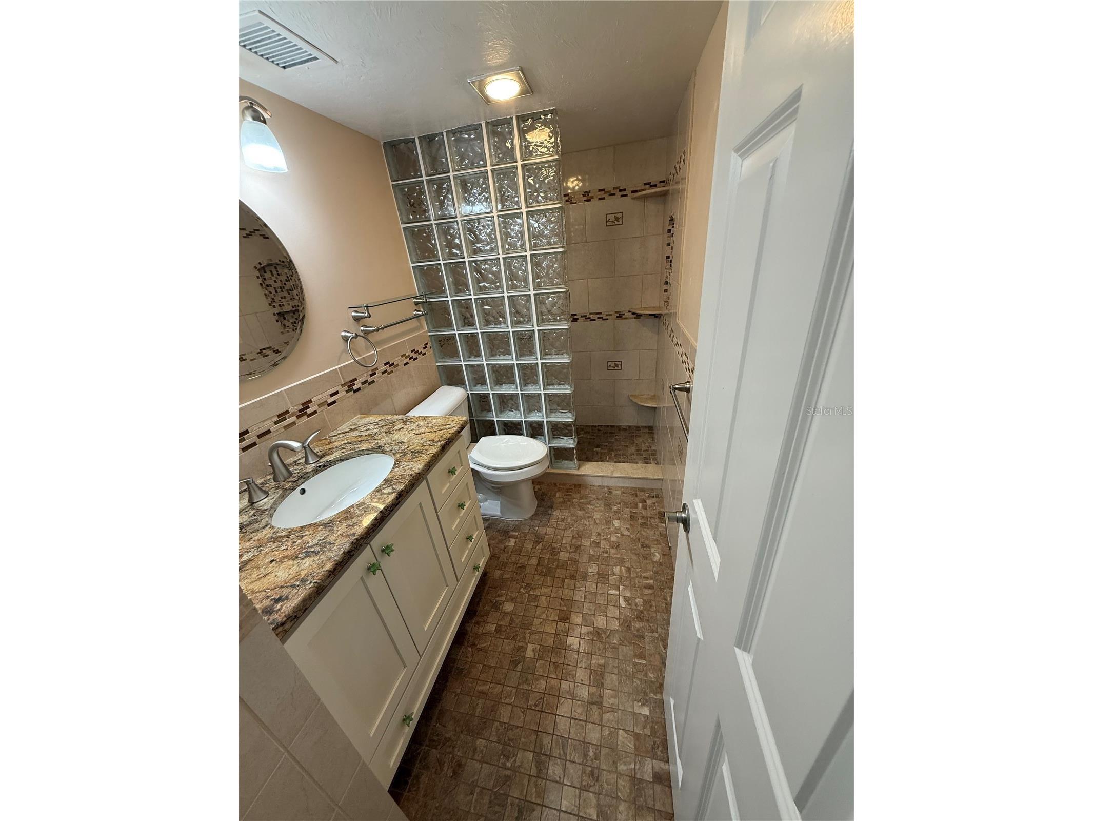 1250 N Portofino Drive #202 Sarasota FL 34242 A4695140 image21