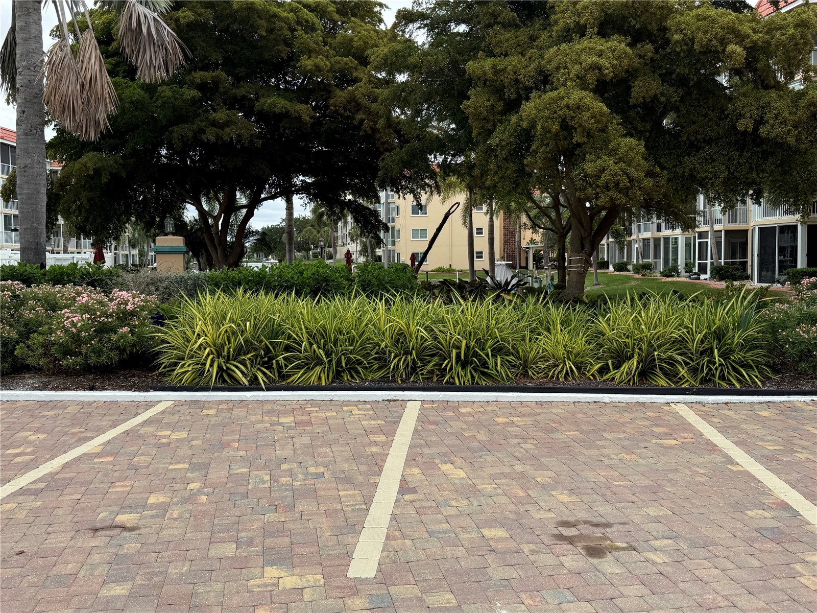 1250 N Portofino Drive #202 Sarasota FL 34242 A4695140 image40