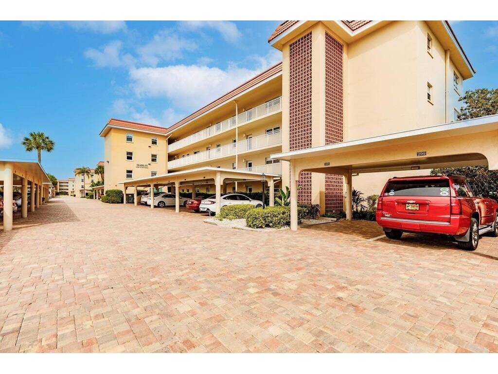 1250 N Portofino Drive #302 Sarasota FL 34242 A4660757 image1