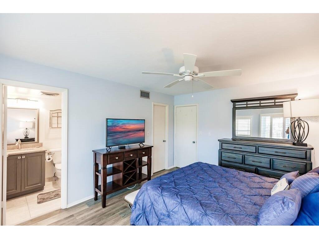 1250 N Portofino Drive #302 Sarasota FL 34242 A4660757 image12