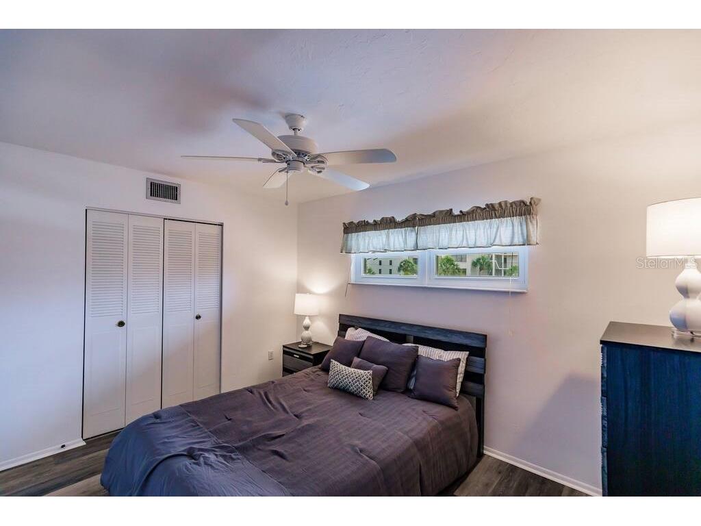 1250 N Portofino Drive #302 Sarasota FL 34242 A4660757 image15