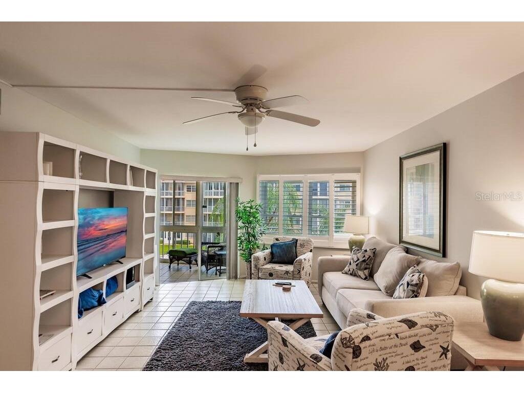 1250 N Portofino Drive #302 Sarasota FL 34242 A4660757 image2