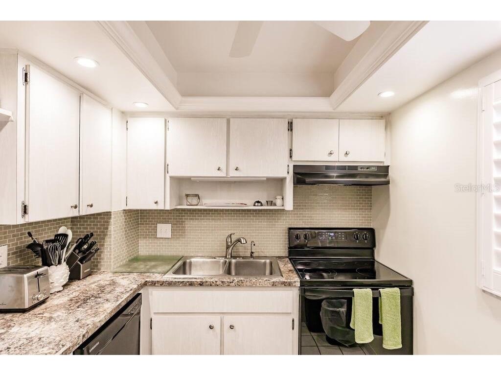 1250 N Portofino Drive #302 Sarasota FL 34242 A4660757 image9