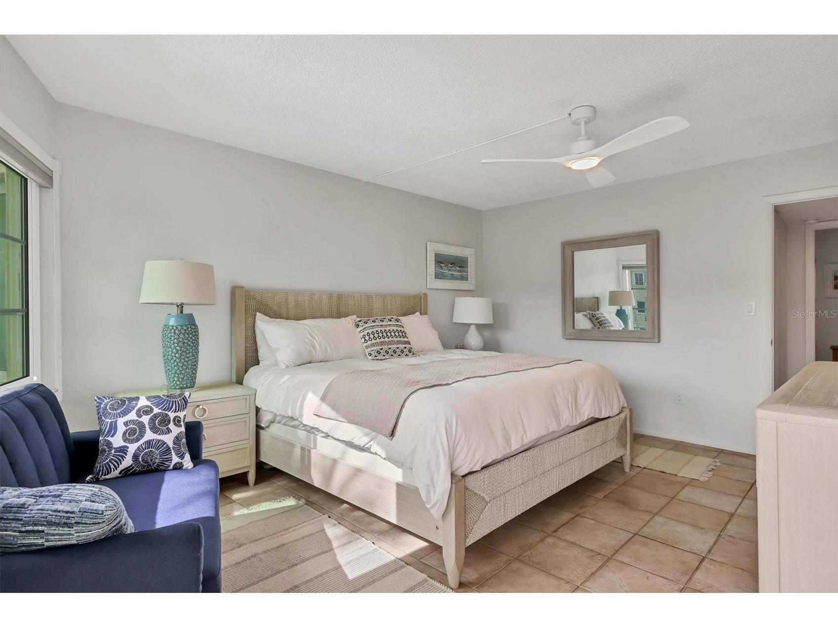 1250 N Portofino Drive #303 Sarasota FL 34242 A4672238 image15