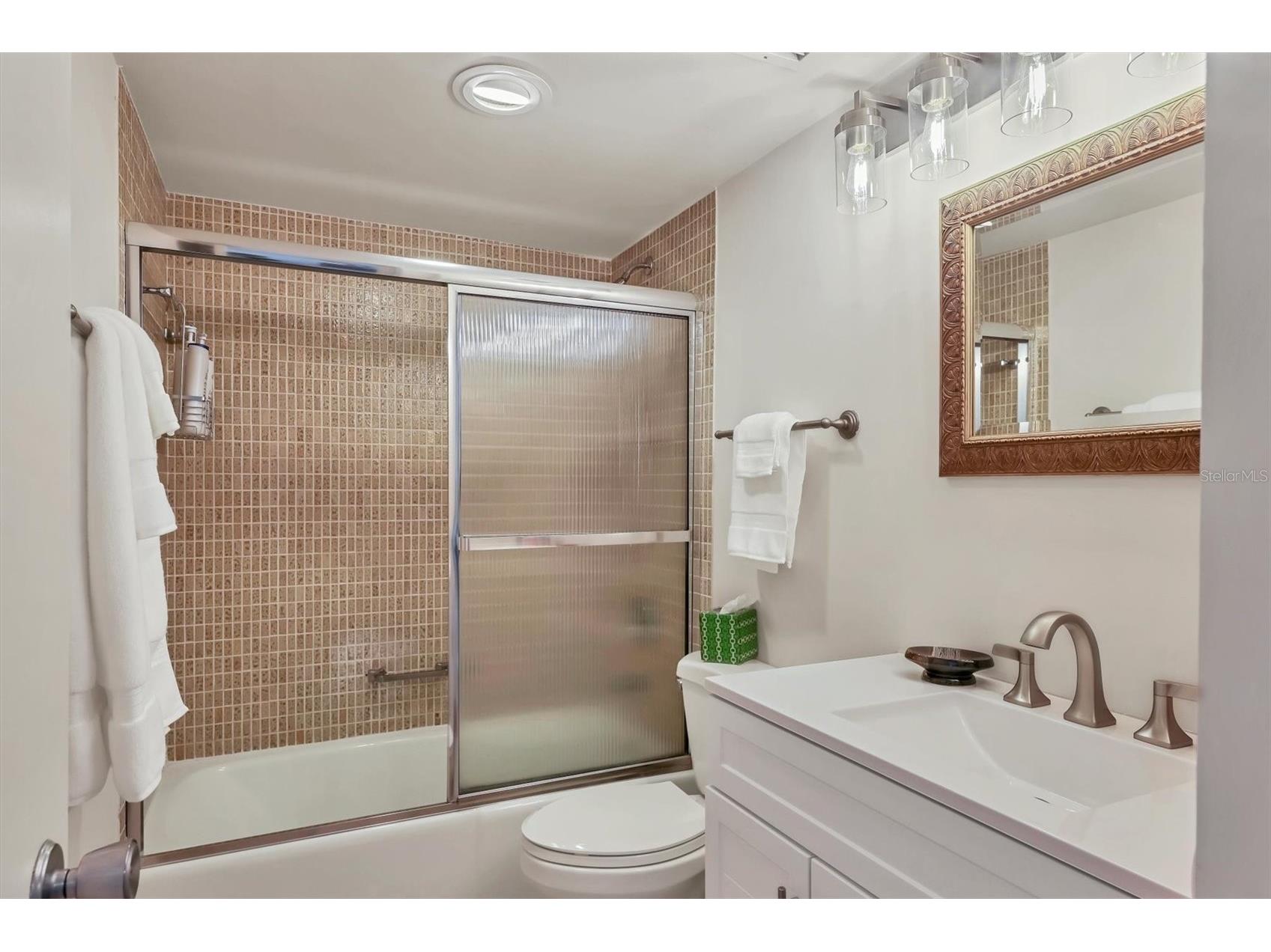 1250 N Portofino Drive #303 Sarasota FL 34242 A4672238 image16