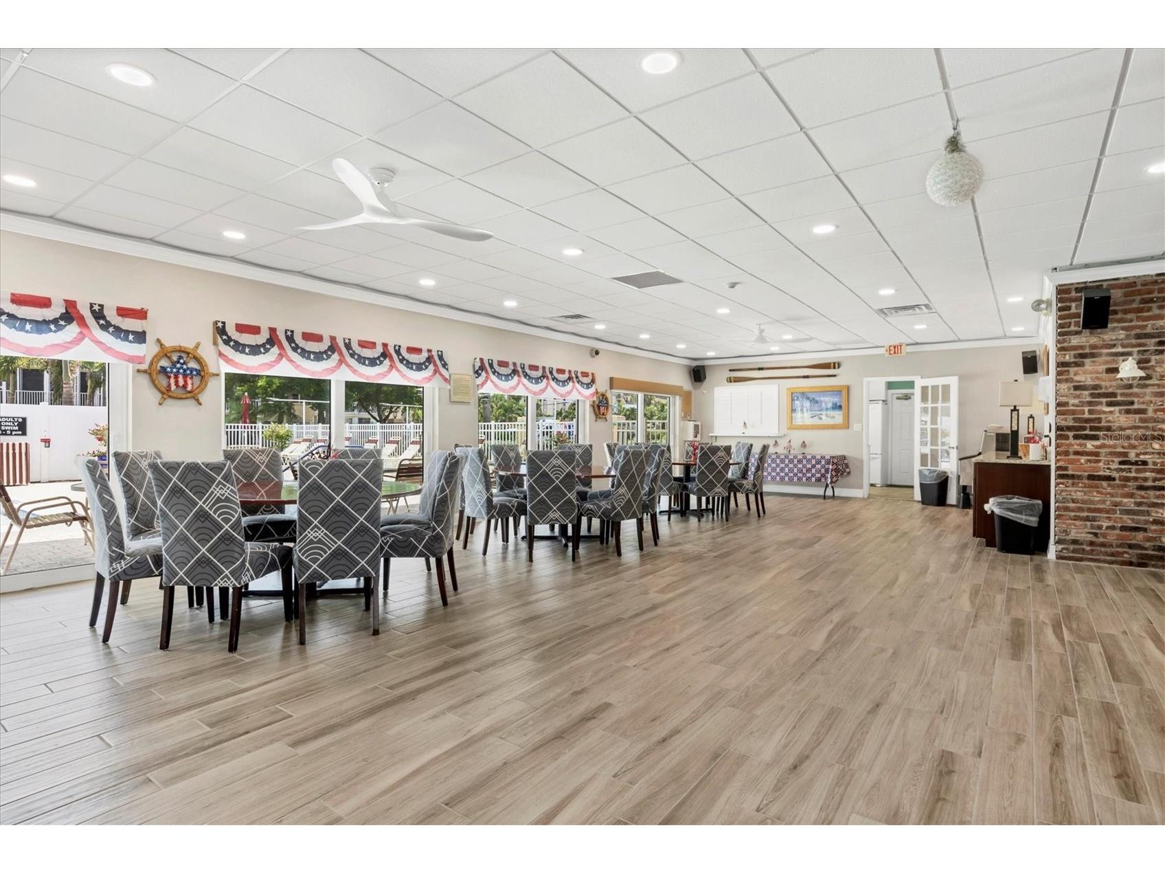 1250 N Portofino Drive #303 Sarasota FL 34242 A4672238 image29