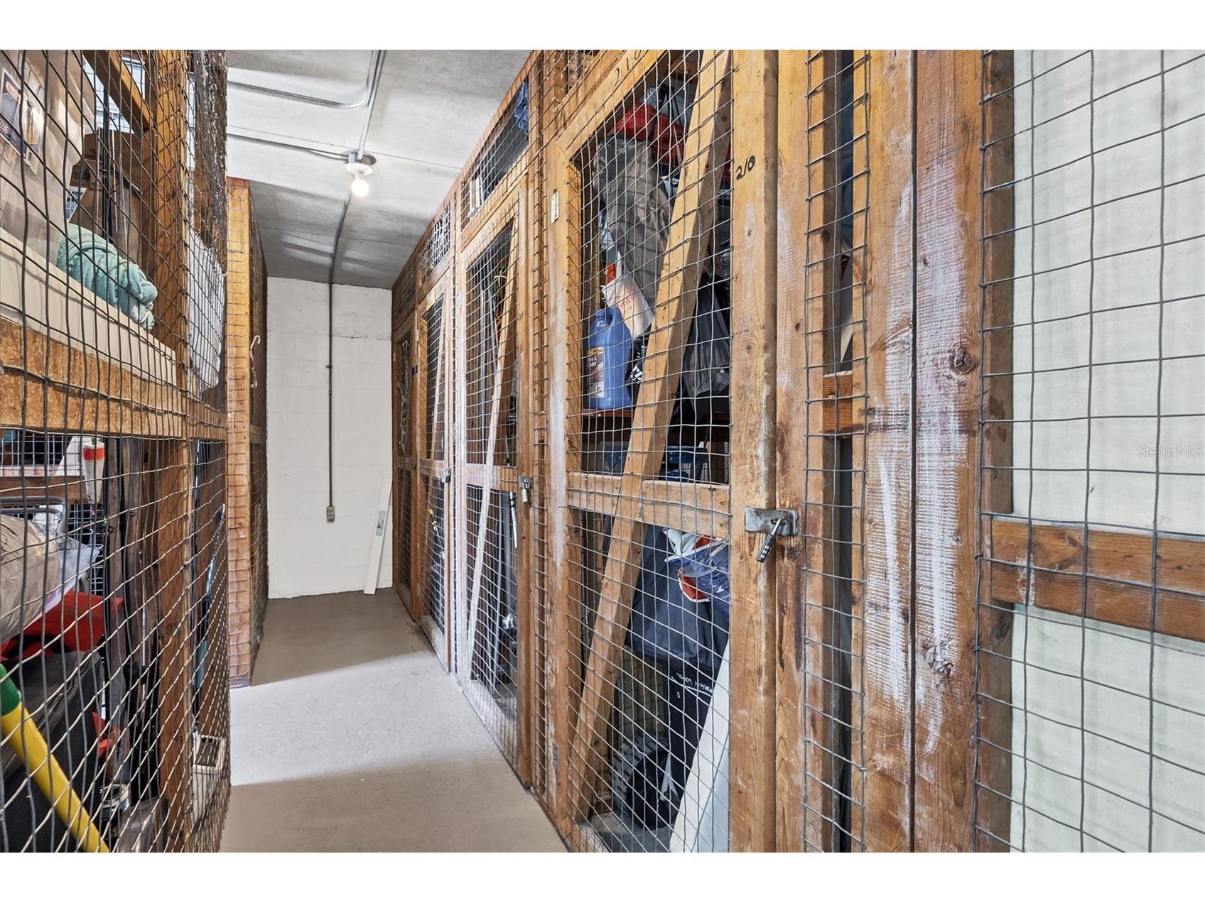 1250 N Portofino Drive #303 Sarasota FL 34242 A4672238 image35