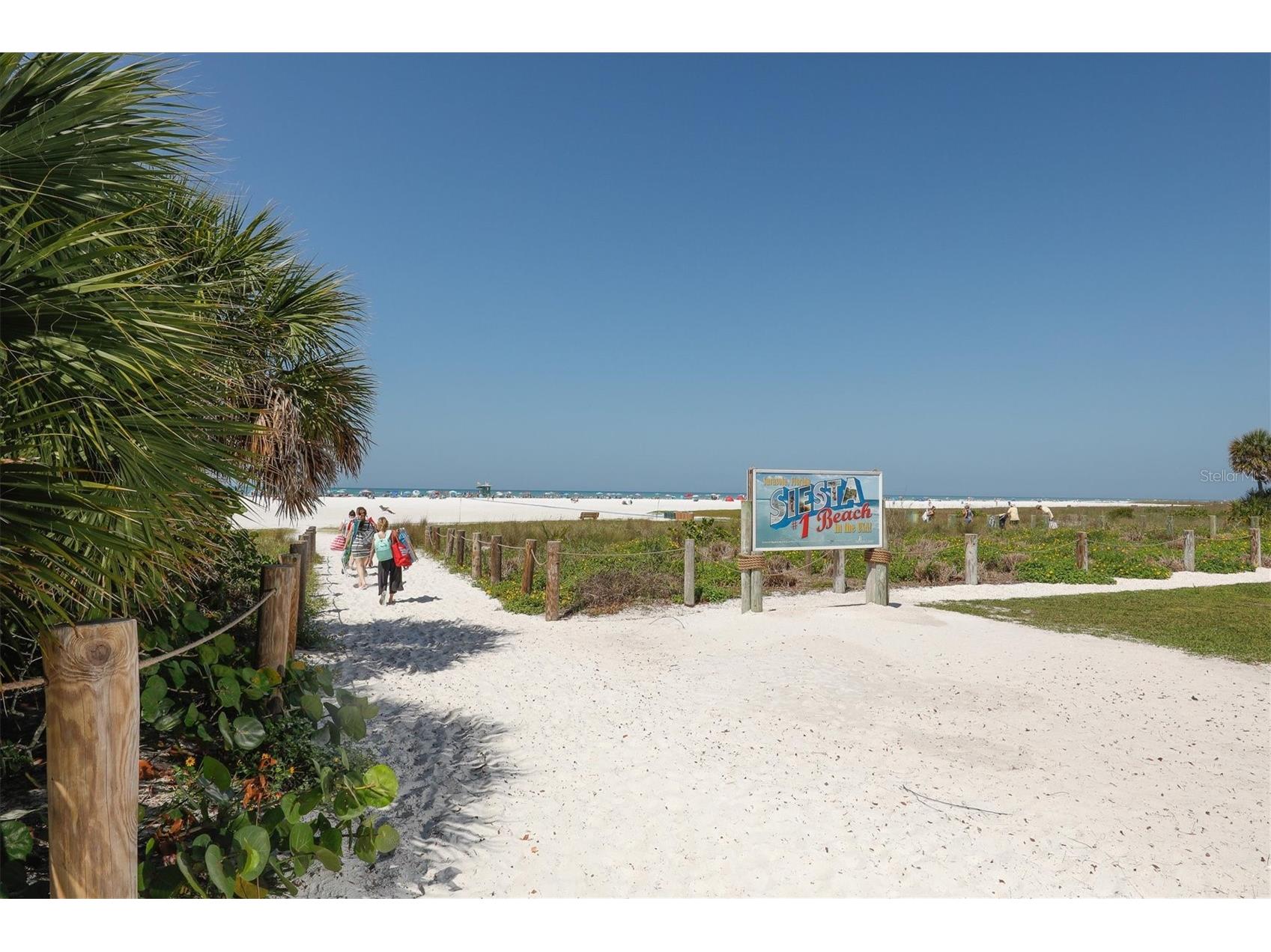 1250 N Portofino Drive #303 Sarasota FL 34242 A4672238 image57