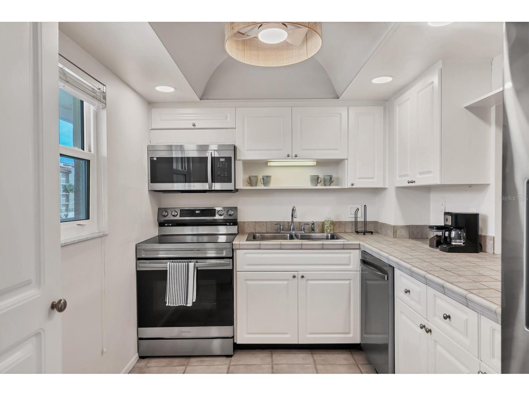 1250 N Portofino Drive #303 Sarasota FL 34242 A4672238 image8