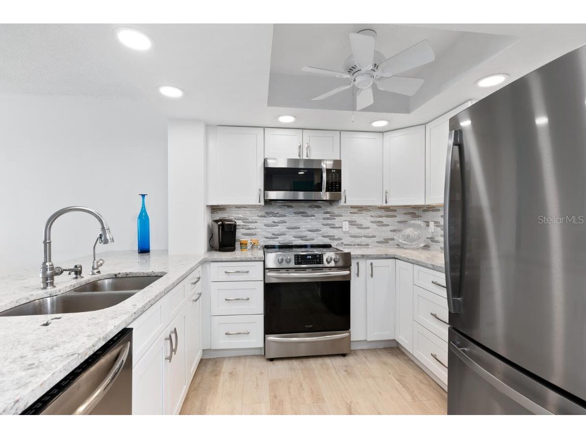 1250 N Portofino Drive #304 Sarasota FL 34242 A4649477 image16