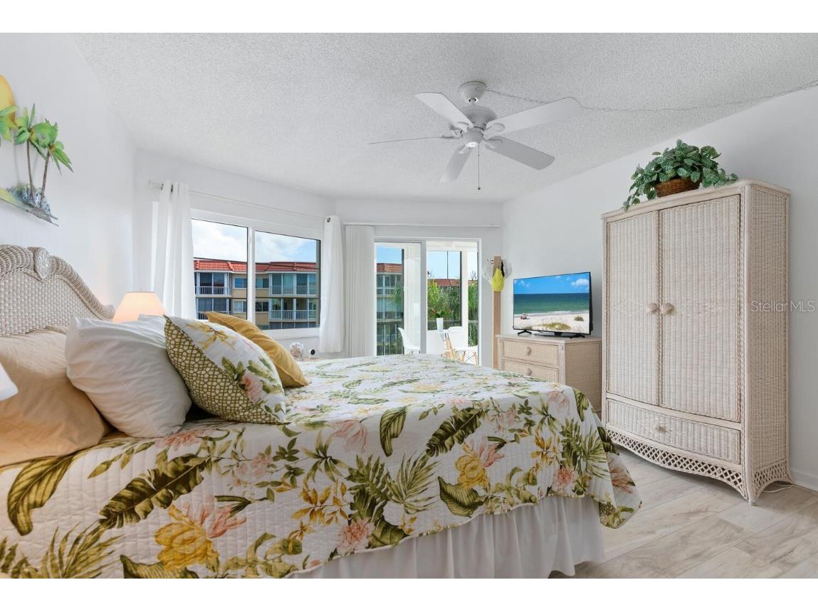 1250 N Portofino Drive #304 Sarasota FL 34242 A4649477 image19