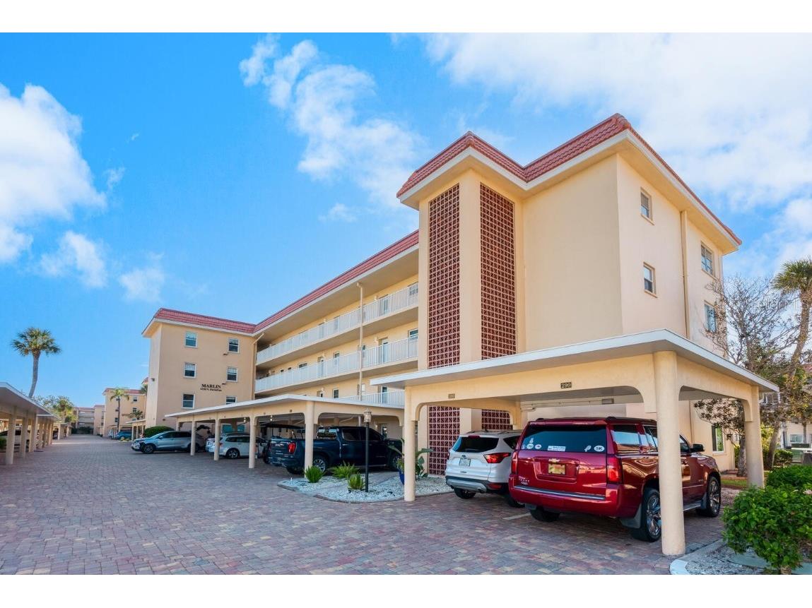 1250 N Portofino Drive #304 Sarasota FL 34242 A4649477 image3