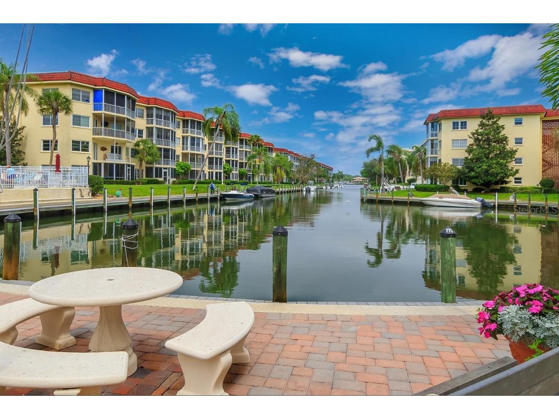 1250 N Portofino Drive #304 Sarasota FL 34242 A4649477 image30