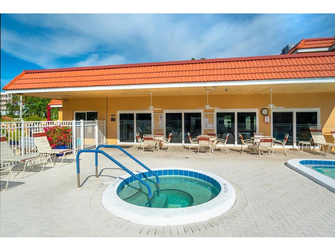 1250 N Portofino Drive #304 Sarasota FL 34242 A4649477 image32