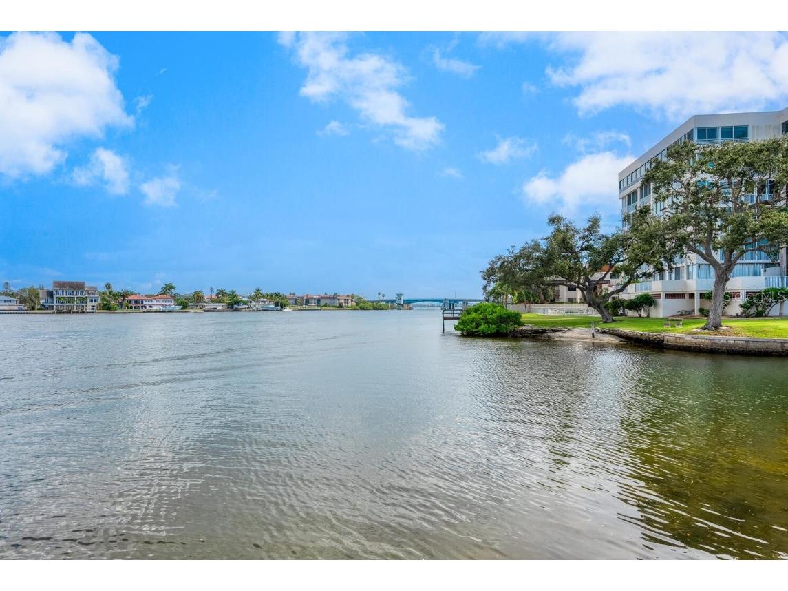 1250 N Portofino Drive #304 Sarasota FL 34242 A4649477 image42