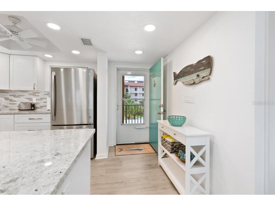 1250 N Portofino Drive #304 Sarasota FL 34242 A4649477 image5