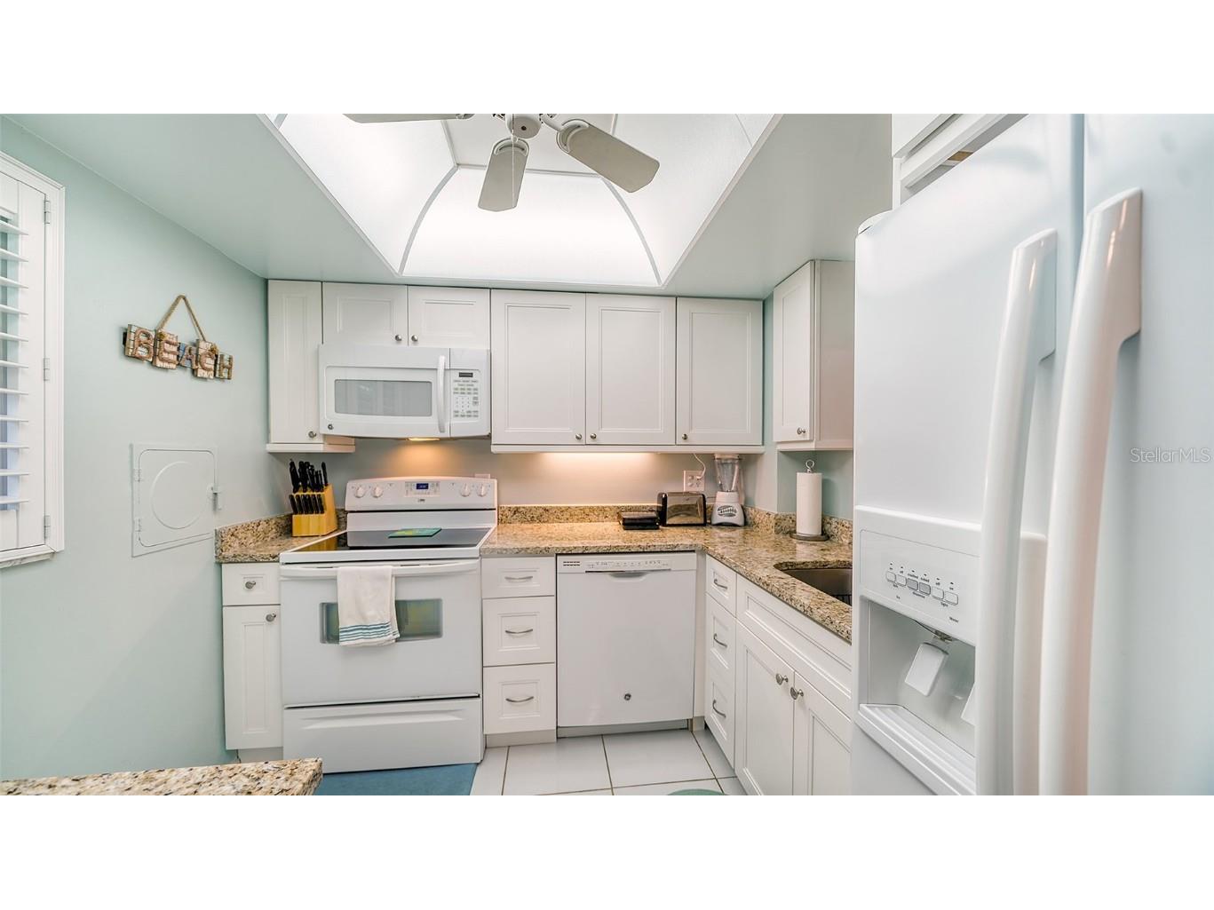 1250 N Portofino Drive #305MAR Sarasota FL 34242 A4589416 image13