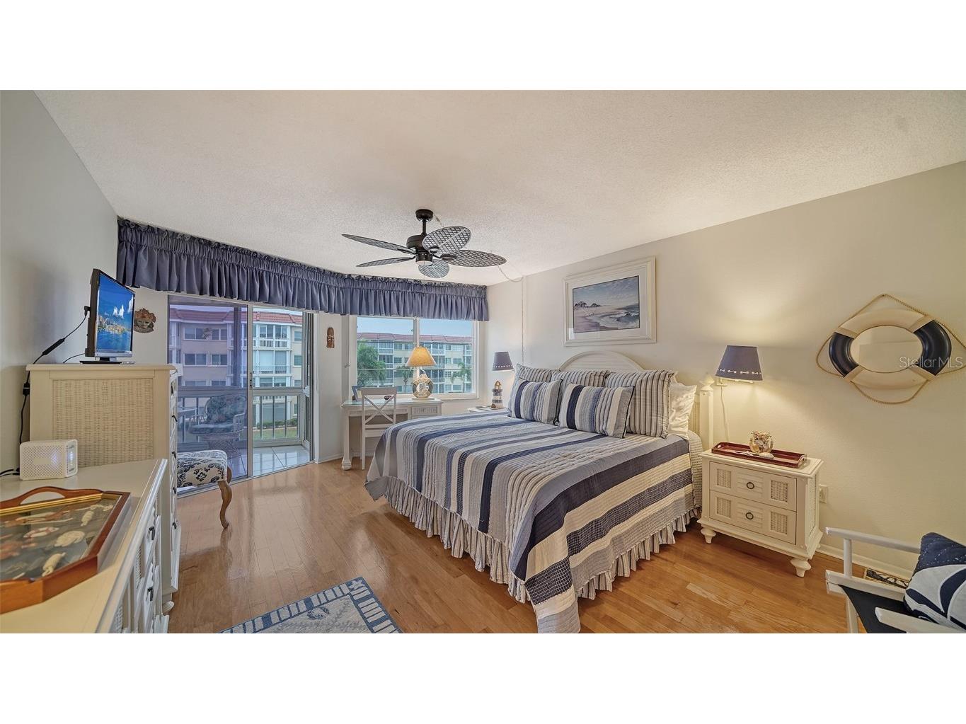 1250 N Portofino Drive #305MAR Sarasota FL 34242 A4589416 image24