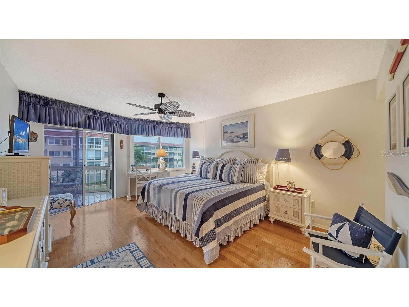 1250 N Portofino Drive #305MAR Sarasota FL 34242 A4589416 image25