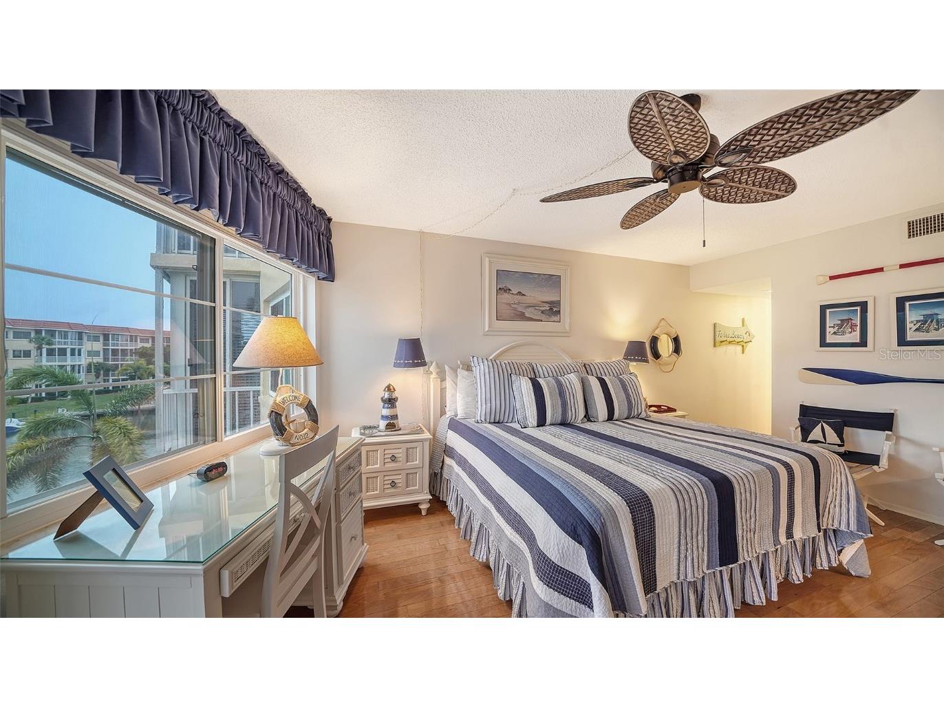 1250 N Portofino Drive #305MAR Sarasota FL 34242 A4589416 image27