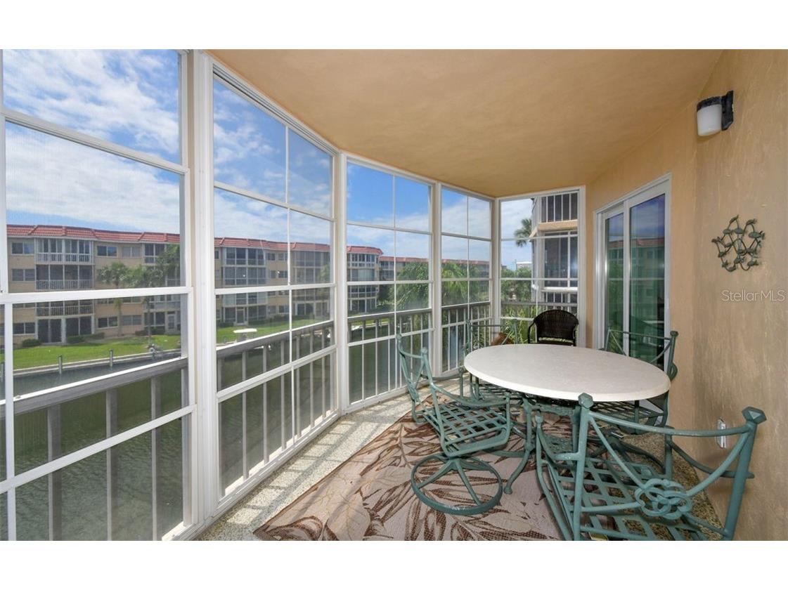 1250 N Portofino Drive #M301 Sarasota FL 34242 A4478353 image13
