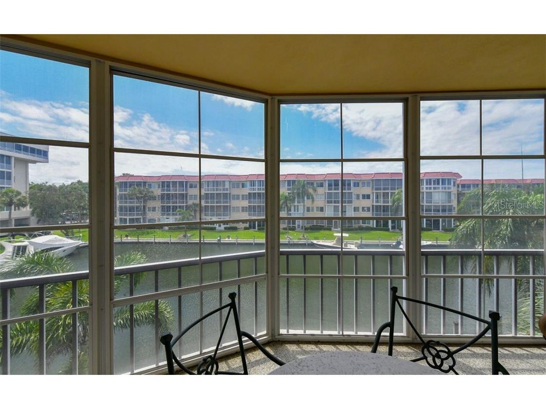 1250 N Portofino Drive #M301 Sarasota FL 34242 A4478353 image14