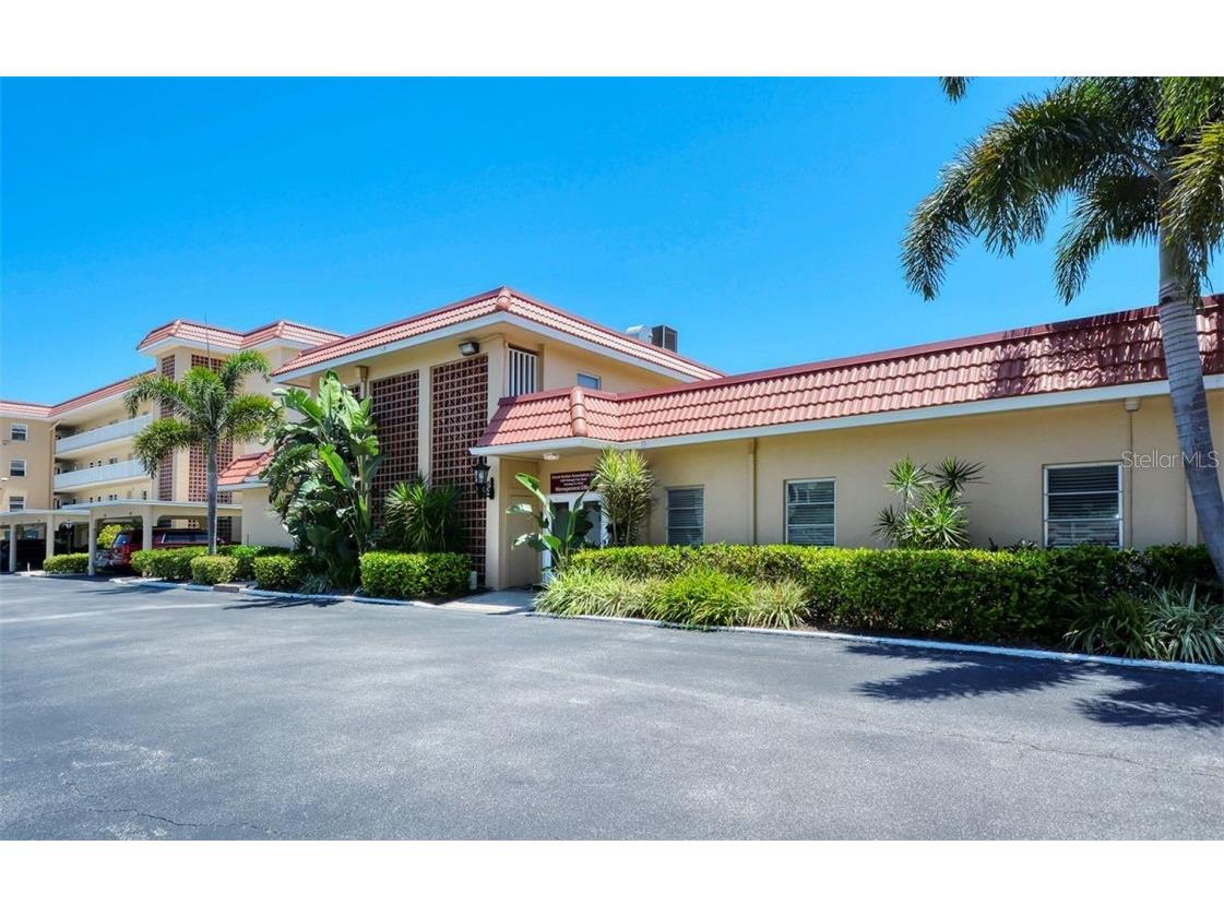 1250 N Portofino Drive #M301 Sarasota FL 34242 A4478353 image24