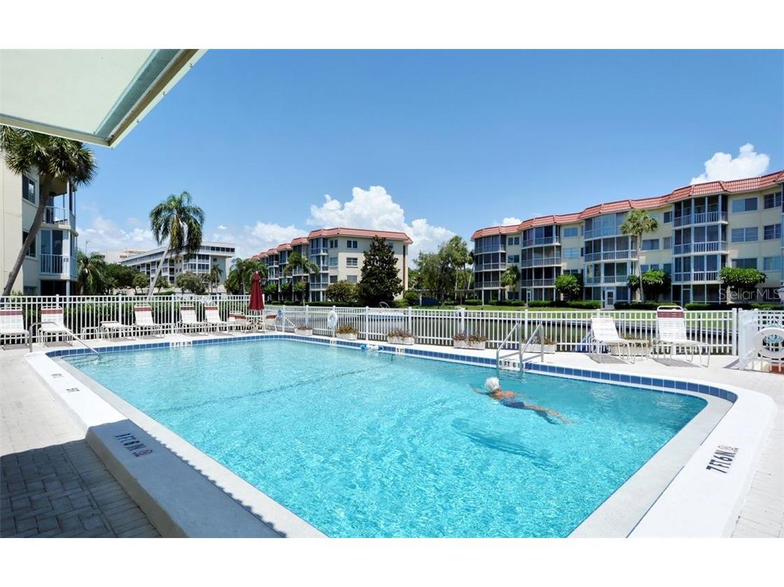 1250 N Portofino Drive #M301 Sarasota FL 34242 A4478353 image32