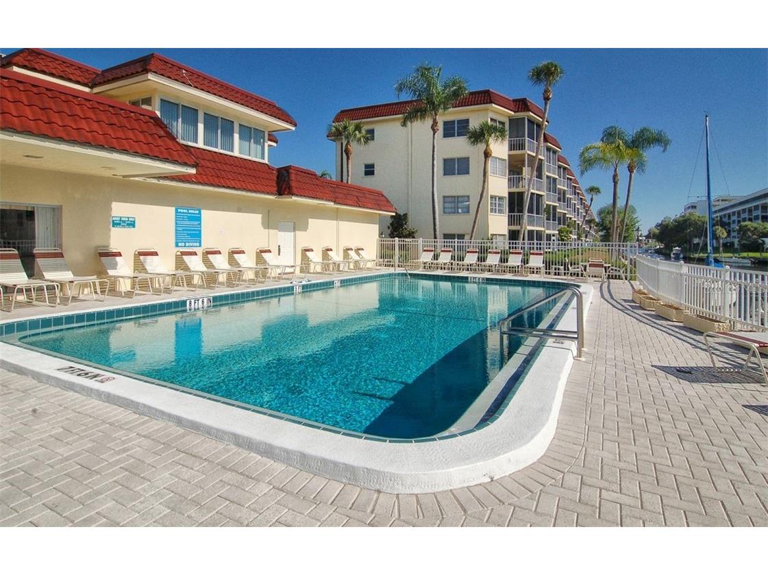 1250 N Portofino Drive #M301 Sarasota FL 34242 A4478353 image34