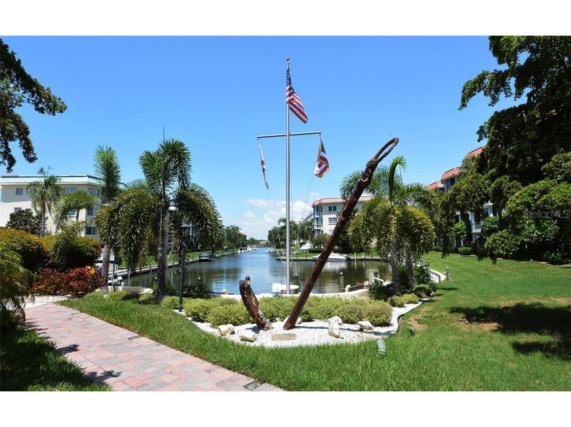 1250 N Portofino Drive #M301 Sarasota FL 34242 A4478353 image43