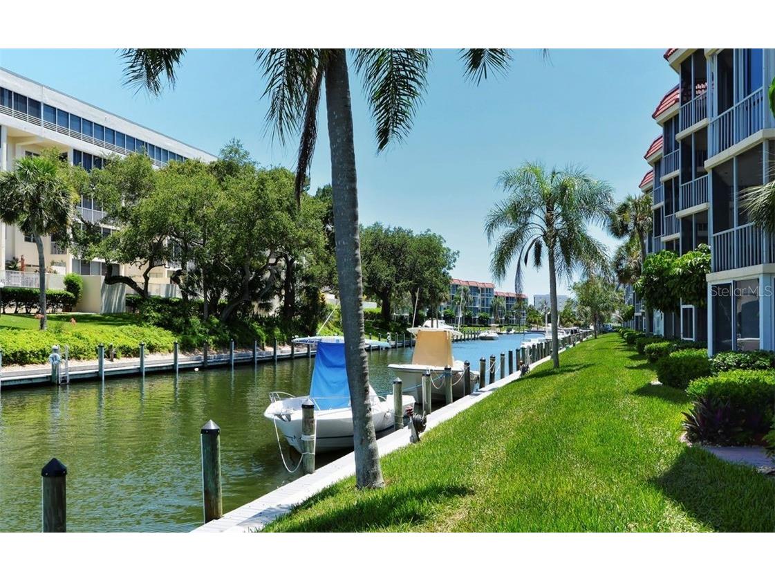 1250 N Portofino Drive #M301 Sarasota FL 34242 A4478353 image46