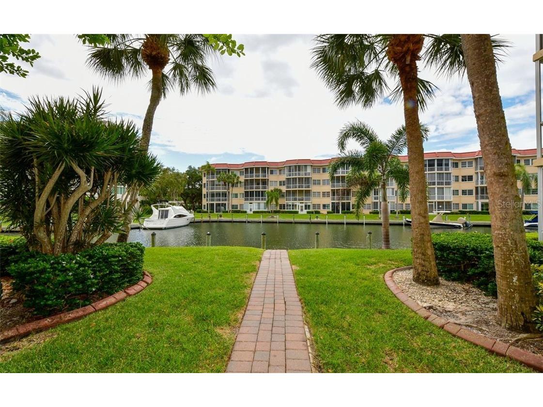 1250 N Portofino Drive #M301 Sarasota FL 34242 A4478353 image47