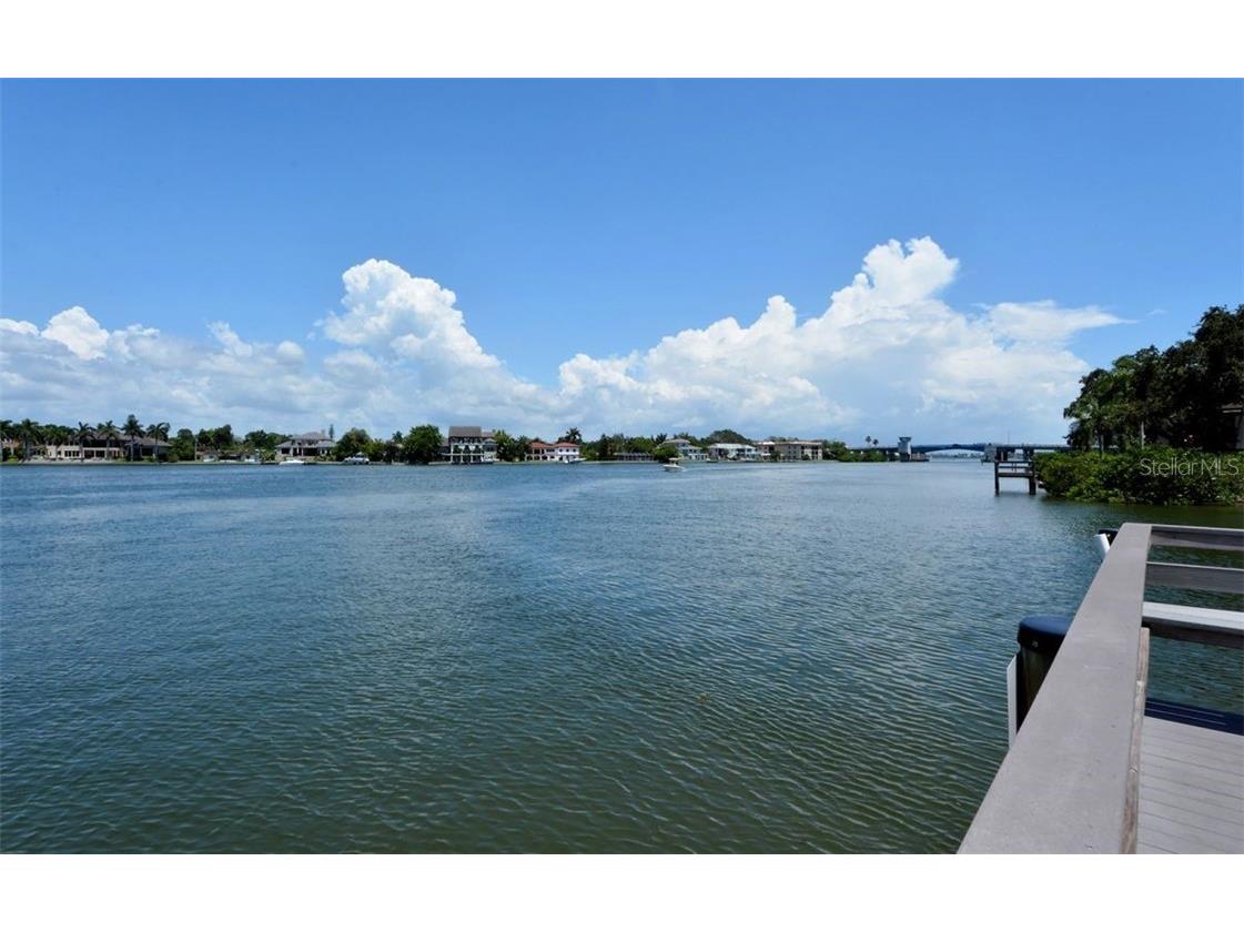 1250 N Portofino Drive #M301 Sarasota FL 34242 A4478353 image51