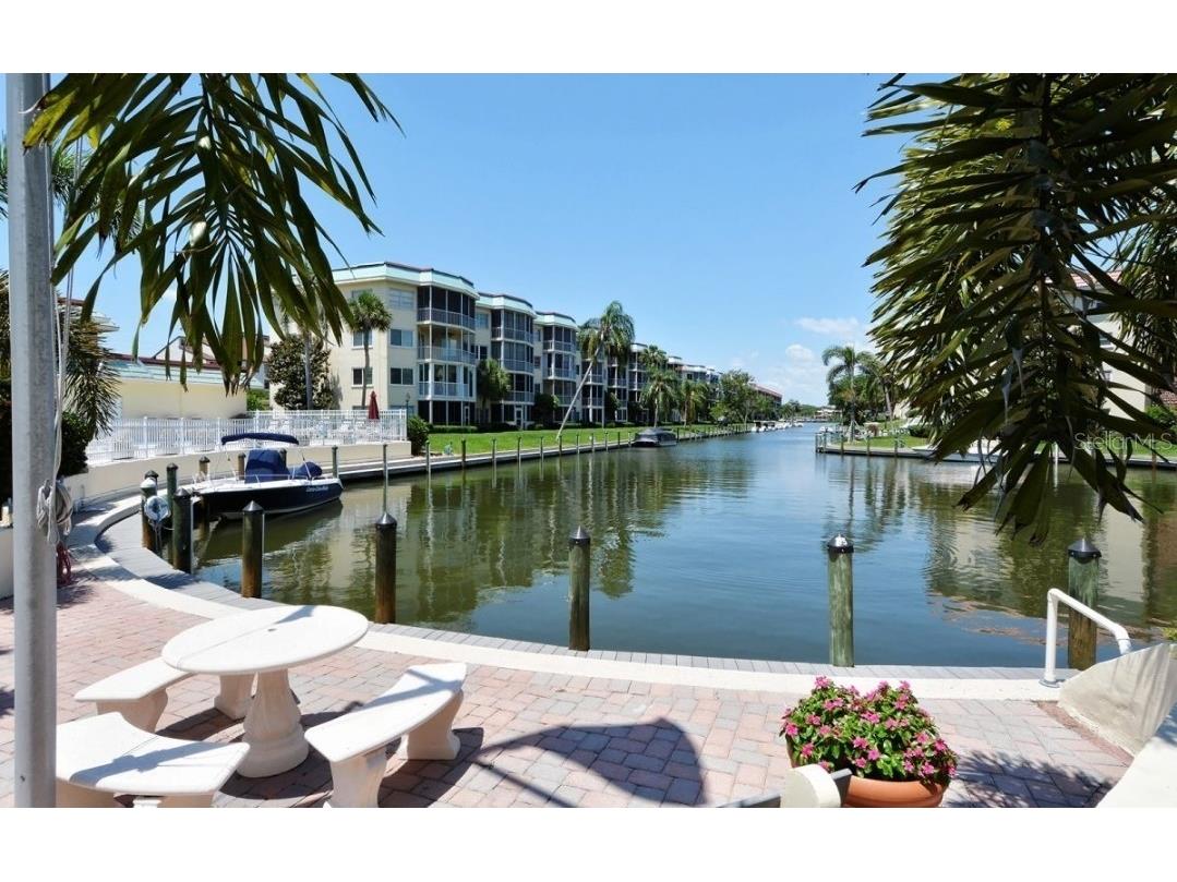 1250 N Portofino Drive #M301 Sarasota FL 34242 A4478353 image58